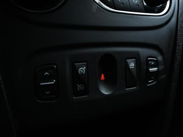 Renault Sandero II с пробегом 2015 года, цена 1 069 000 рублей, 118117 км, хэтчбек, Автокод Объявления