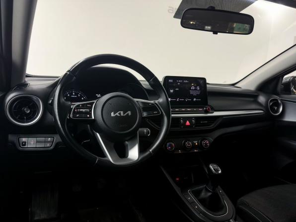 Kia Cerato IV Рестайлинг с пробегом 2022 года, цена 2 300 000 рублей, 71800 км, седан, Автокод Объявления