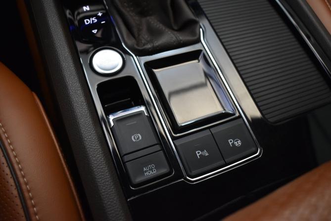 Volkswagen Viloran I с пробегом 2020 года, цена 4 700 000 рублей, 50518 км, минивэн, Автокод Объявления
