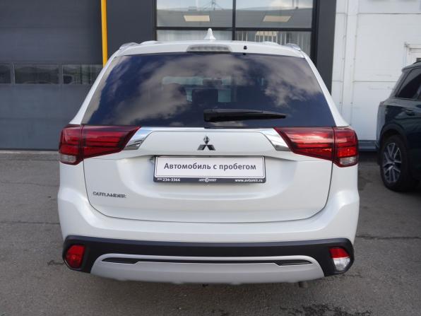 Mitsubishi Outlander III Рестайлинг 3 с пробегом 2021 года, цена 2 200 000 рублей, 98302 км, внедорожник, Автокод Объявления