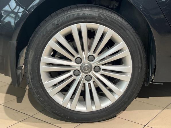 Opel Insignia I Рестайлинг с пробегом 2013 года, цена 1 179 000 рублей, 261059 км, седан, Автокод Объявления