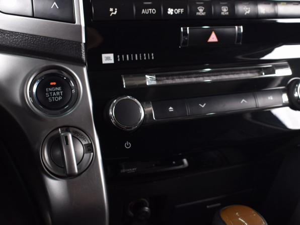 Toyota Land Cruiser 200 Series Рестайлинг 1 с пробегом 2012 года, цена 3 349 995 рублей, 347047 км, внедорожник, Автокод Объявления