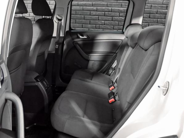 Skoda Yeti I Рестайлинг с пробегом 2014 года, цена 1 200 000 рублей, 181297 км, внедорожник, Автокод Объявления