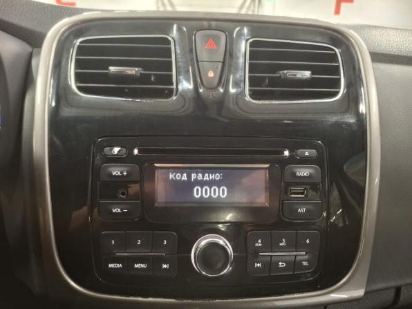 Renault Sandero II с пробегом 2016 года, цена 950 000 рублей, 111103 км, хэтчбек, Автокод Объявления