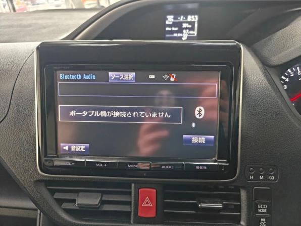 Toyota Voxy III (R80) с пробегом 2015 года, цена 1 800 000 рублей, 264580 км, минивэн, Автокод Объявления