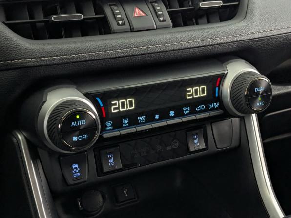 Toyota RAV4 V (XA50) с пробегом 2021 года, цена 3 396 575 рублей, 32915 км, внедорожник, Автокод Объявления