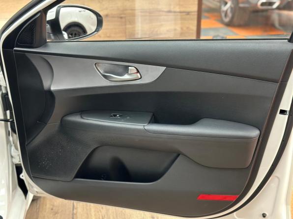 Kia K3 II с пробегом 2021 года, цена 2 190 000 рублей, 80500 км, седан, Автокод Объявления