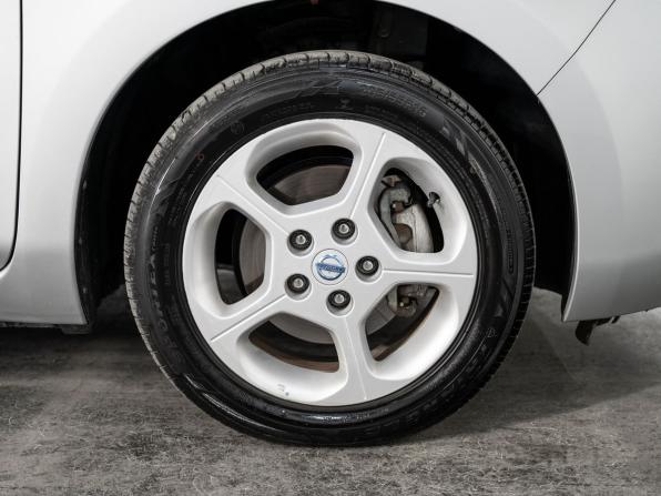 Nissan Leaf I (ZE0/AZE0) с пробегом 2011 года, цена 592 000 рублей, 121954 км, хэтчбек, Автокод Объявления