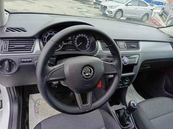 Skoda Rapid I Рестайлинг с пробегом 2017 года, цена 1 099 995 рублей, 97470 км, лифтбек, Автокод Объявления