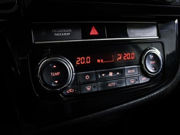 Mitsubishi Outlander III Рестайлинг 3 с пробегом 2019 года, цена 1 774 000 рублей, 225666 км, внедорожник, Автокод Объявления