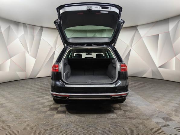 Volkswagen Passat B8 с пробегом 2018 года, цена 2 375 000 рублей, 175453 км, универсал, Автокод Объявления
