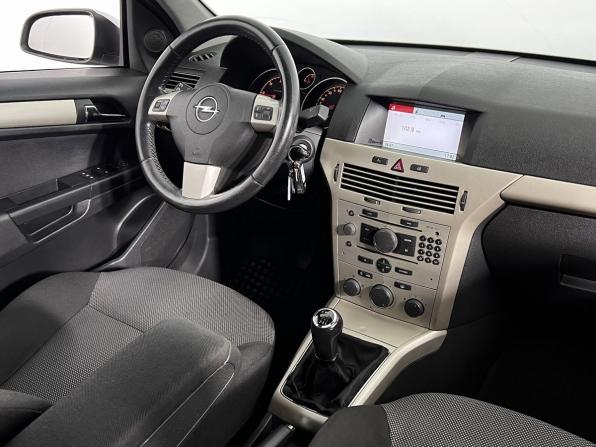 Opel Astra H Рестайлинг с пробегом 2009 года, цена 680 000 рублей, 252573 км, универсал, Автокод Объявления
