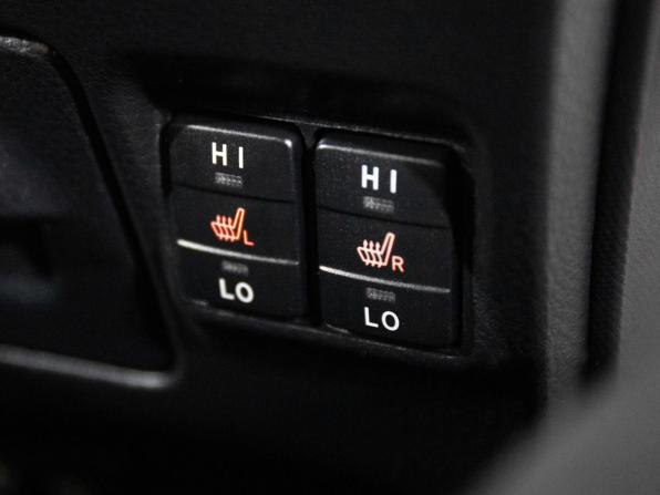Toyota Noah III (R80) Рестайлинг с пробегом 2018 года, цена 2 500 000 рублей, 130300 км, минивэн, Автокод Объявления