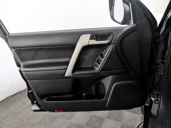 Toyota Land Cruiser Prado 150 Series Рестайлинг 3 с пробегом 2021 года, цена 6 799 000 рублей, 64128 км, внедорожник, Автокод Объявления