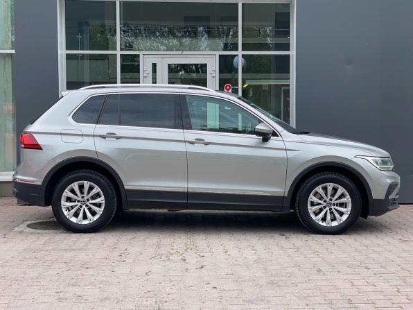 Volkswagen Tiguan II Рестайлинг с пробегом 2020 года, цена 3 099 000 рублей, 123038 км, внедорожник, Автокод Объявления