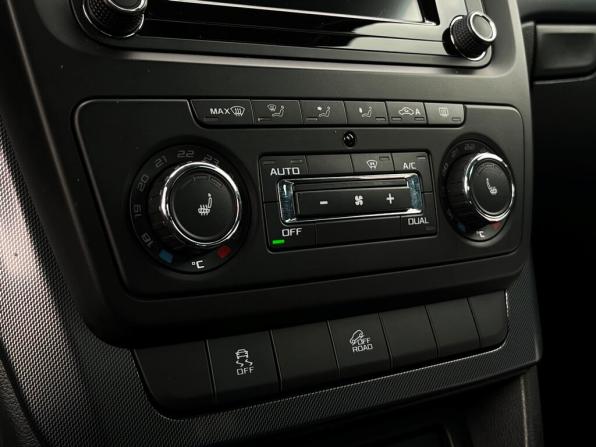 Skoda Yeti I Рестайлинг с пробегом 2017 года, цена 1 214 700 рублей, 190999 км, внедорожник, Автокод Объявления