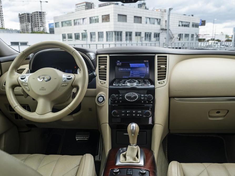 Infiniti QX70 Москва  - изображение 11