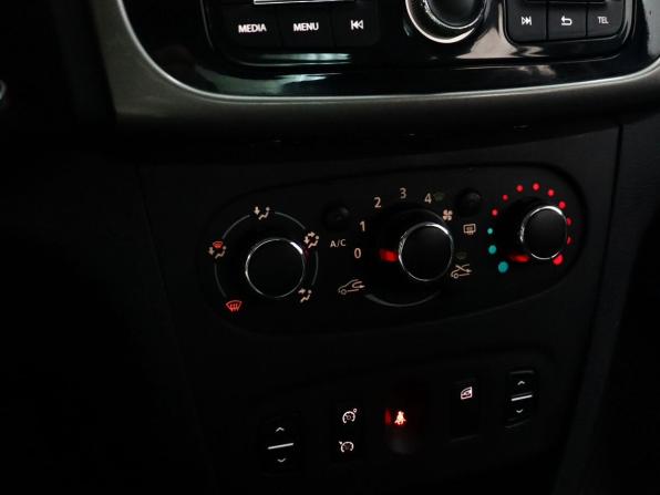 Renault Logan II с пробегом 2016 года, цена 699 000 рублей, 228925 км, седан, Автокод Объявления