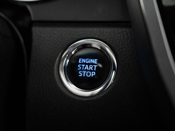 Toyota Camry VIII (XV70) с пробегом 2019 года, цена 2 550 000 рублей, 158000 км, седан, Автокод Объявления