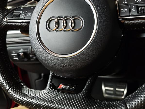 Audi RS 7 I (4G) Рестайлинг с пробегом 2017 года, цена 5 500 000 рублей, 66427 км, лифтбек, Автокод Объявления