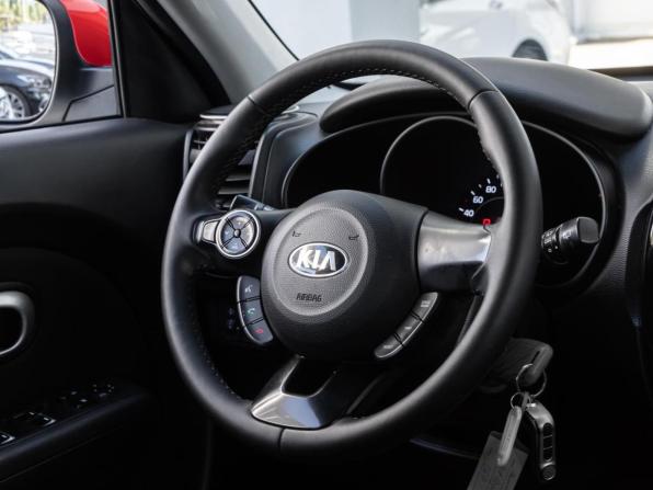 Kia Soul II Рестайлинг с пробегом 2018 года, цена 1 750 000 рублей, 101575 км, хэтчбек, Автокод Объявления
