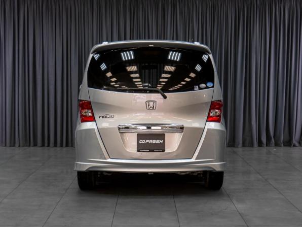 Honda Freed I Рестайлинг с пробегом 2010 года, цена 1 179 000 рублей, 100190 км, компактвэн, Автокод Объявления