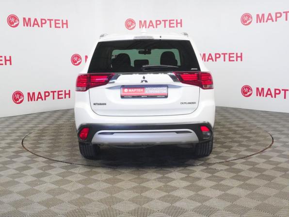 Mitsubishi Outlander III Рестайлинг 3 с пробегом 2019 года, цена 1 969 000 рублей, 192203 км, внедорожник, Автокод Объявления