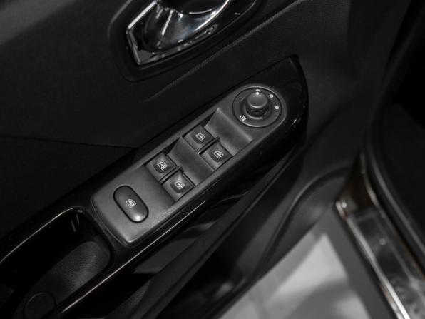 Renault Kaptur I с пробегом 2018 года, цена 1 240 000 рублей, 142231 км, внедорожник, Автокод Объявления