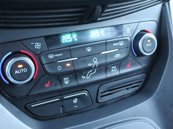 Ford Kuga II Рестайлинг с пробегом 2017 года, цена 1 290 000 рублей, 169348 км, внедорожник, Автокод Объявления