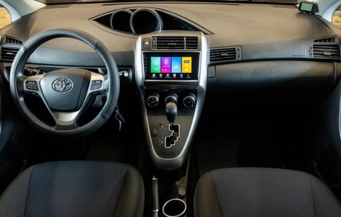 Toyota Verso I Рестайлинг с пробегом 2013 года, цена 1 439 000 рублей, 148831 км, компактвэн, Автокод Объявления