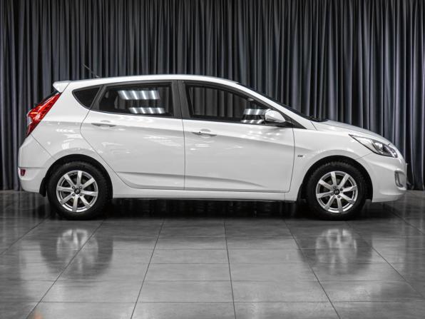 Hyundai Solaris I с пробегом 2013 года, цена 949 000 рублей, 151255 км, хэтчбек, Автокод Объявления