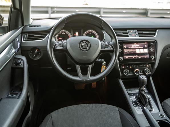 Skoda Octavia III (A7) Рестайлинг с пробегом 2017 года, цена 1 818 000 рублей, 187354 км, лифтбек, Автокод Объявления
