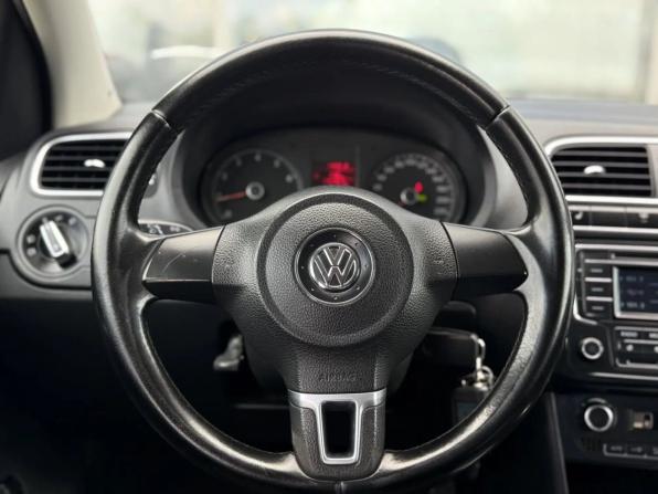 Volkswagen Polo V с пробегом 2013 года, цена 650 000 рублей, 292456 км, седан, Автокод Объявления