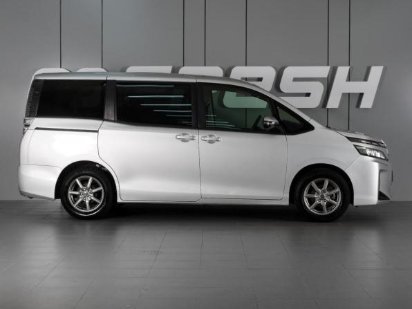 Toyota Voxy III (R80) Рестайлинг с пробегом 2017 года, цена 1 990 000 рублей, 147070 км, минивэн, Автокод Объявления
