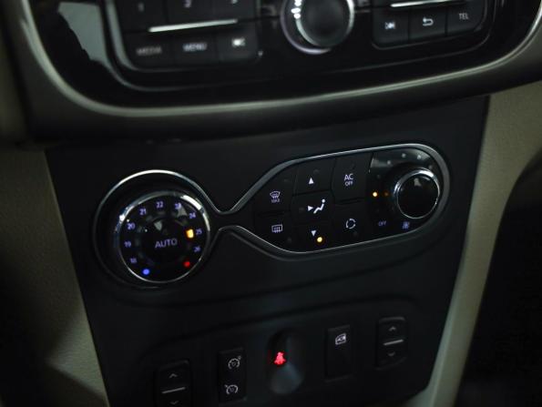 Renault Logan II с пробегом 2014 года, цена 599 777 рублей, 172000 км, седан, Автокод Объявления