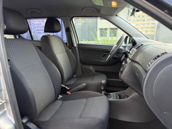 Skoda Fabia II Рестайлинг с пробегом 2011 года, цена 375 000 рублей, 286701 км, хэтчбек, Автокод Объявления