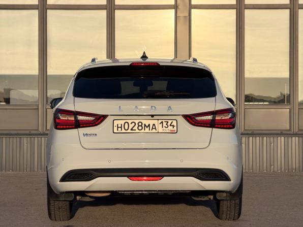 Lada (ВАЗ) Vesta I Рестайлинг (NG) с пробегом 2024 года, цена 1 379 000 рублей, 56879 км, универсал, Автокод Объявления