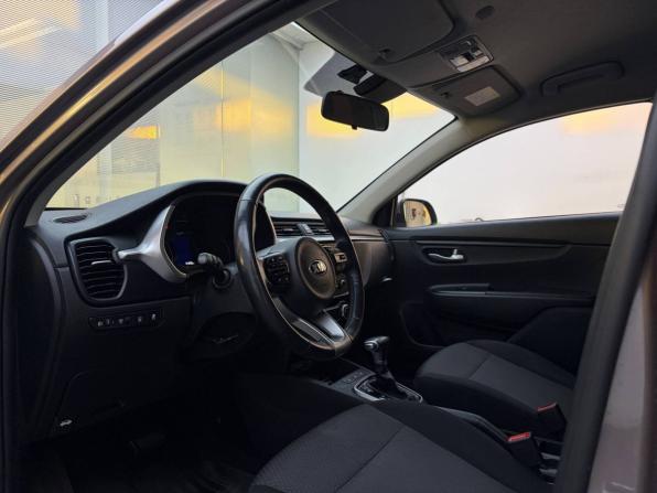 Kia Rio IV Рестайлинг с пробегом 2020 года, цена 1 599 000 рублей, 64650 км, седан, Автокод Объявления