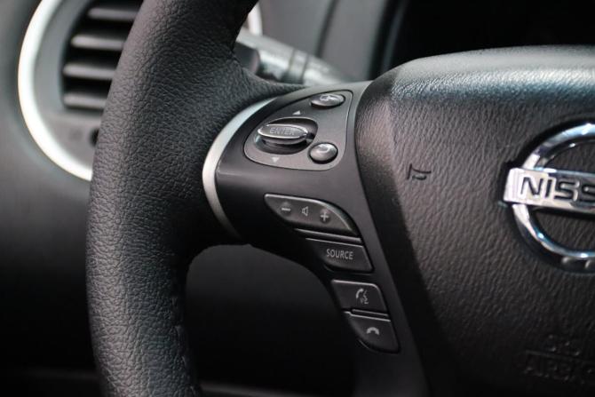 Nissan Pathfinder IV с пробегом 2016 года, цена 1 865 650 рублей, 181083 км, внедорожник, Автокод Объявления