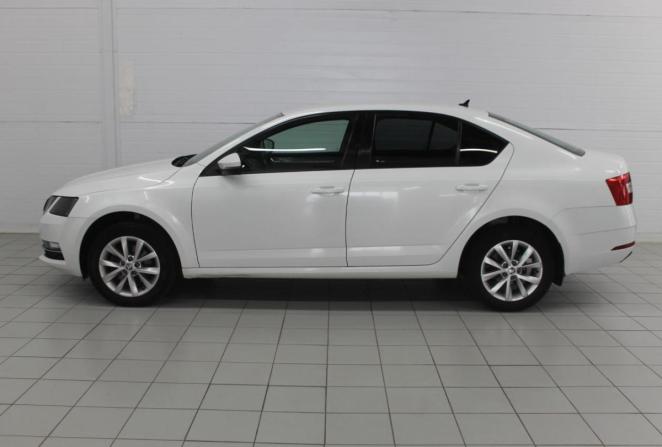 Skoda Octavia III (A7) Рестайлинг с пробегом 2018 года, цена 1 730 000 рублей, 88653 км, лифтбек, Автокод Объявления
