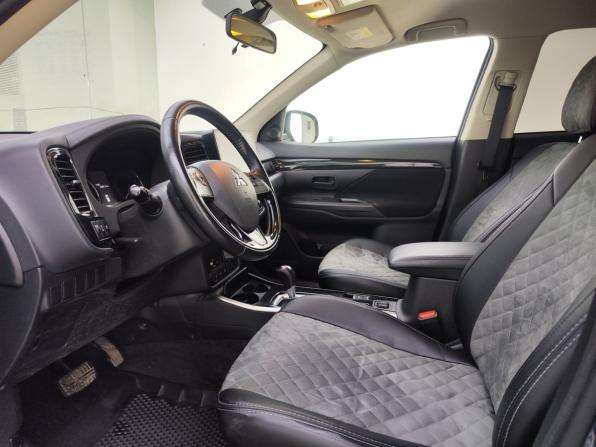 Mitsubishi Outlander III Рестайлинг 3 с пробегом 2019 года, цена 2 449 000 рублей, 78303 км, внедорожник, Автокод Объявления