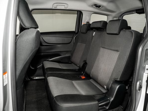 Toyota Sienta II Рестайлинг с пробегом 2018 года, цена 1 349 500 рублей, 128303 км, компактвэн, Автокод Объявления