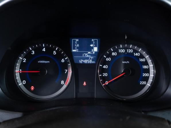 Hyundai Solaris I Рестайлинг с пробегом 2016 года, цена 1 000 000 рублей, 124858 км, седан, Автокод Объявления