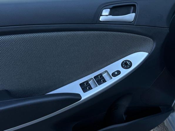 Hyundai Solaris I с пробегом 2014 года, цена 834 000 рублей, 143618 км, хэтчбек, Автокод Объявления