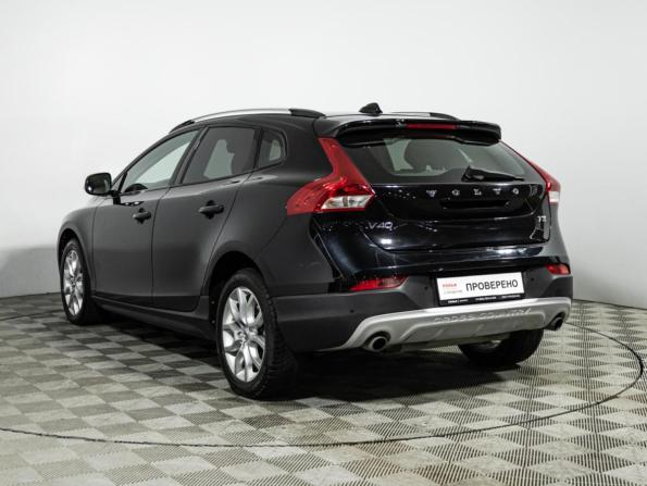 Volvo V40 Cross Country I Рестайлинг с пробегом 2017 года, цена 1 770 000 рублей, 120498 км, хэтчбек, Автокод Объявления