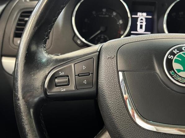 Skoda Yeti I Рестайлинг с пробегом 2013 года, цена 1 175 000 рублей, 185224 км, внедорожник, Автокод Объявления
