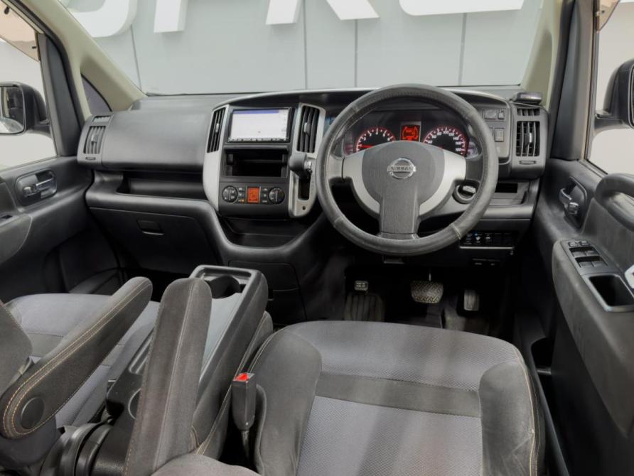 Nissan Serena III (C25) Ростов-на-Дону  - изображение 6