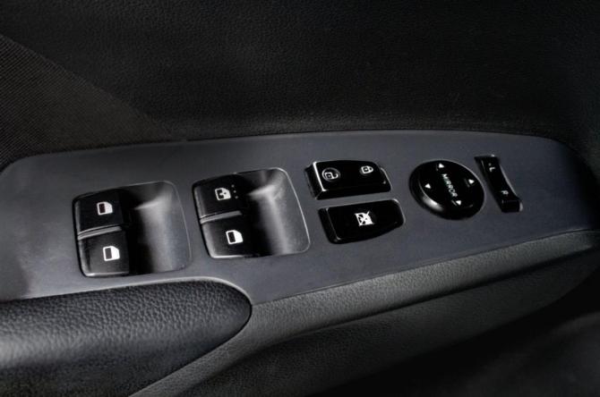 Hyundai Solaris II с пробегом 2019 года, цена 1 059 000 рублей, 68523 км, седан, Автокод Объявления