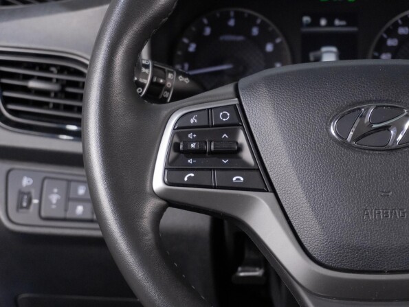 Hyundai Solaris II Рестайлинг с пробегом 2021 года, цена 1 919 000 рублей, 30008 км, седан, Автокод Объявления