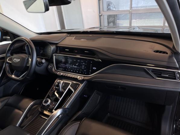 Geely Atlas Pro с пробегом 2023 года, цена 1 920 000 рублей, 82398 км, внедорожник, Автокод Объявления